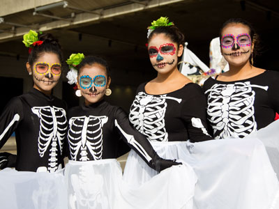 A new generation follows Mexican tradition.