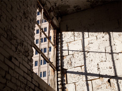 The ice won`t melt soon, since the windows in this parking garage are wide open.