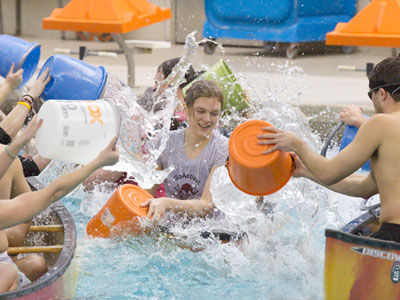 You can barely see it, but she`s sitting in a canoe.