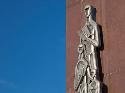 Gort brought the whole family to the public library (see September 7 above).