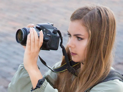 How not to use a viewfinder.