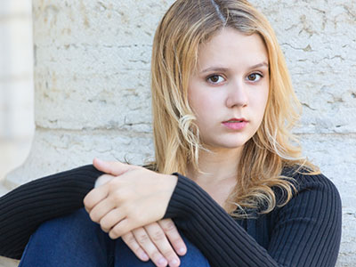 She drove in from the country to meet me in the city.