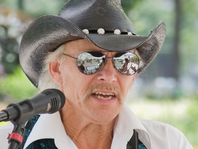 Deehhh-sperado, why don`t you come to your senses? You been out ridin` fences for so long now.