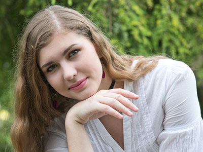 Much of what she wore came from her sister`s closet.