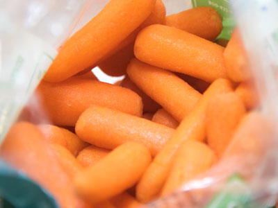 I found enough time to eat carrots for dinner.