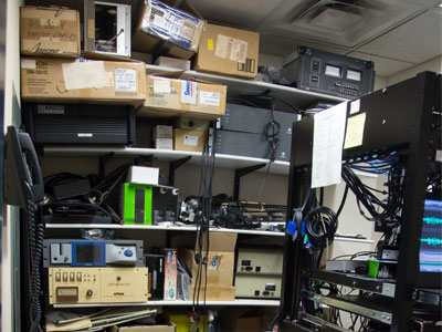 Someone`s at the door! Quick, clean up this place!