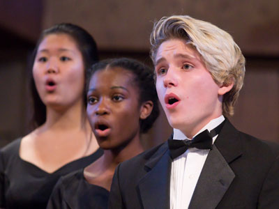 Not quite as good as the epic shot taken on December 11, 2011, but still very nice.