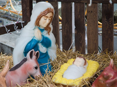 Little Jesu, little mother, good Saint Joseph come this night.