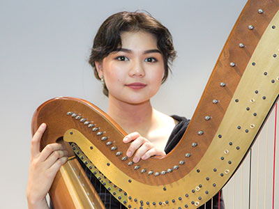 Everybody loves a harpist.