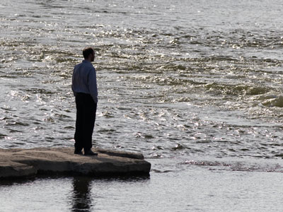 To be alone is not to be lonely.