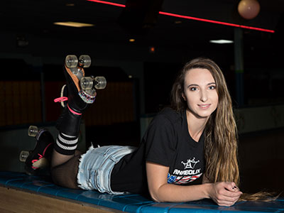 I don`t like taking photos indoors with lights, but it was raining on her day off, so there was no other choice.