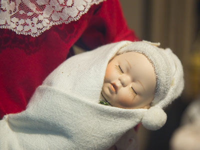 Hush little baby, don`t you cry.