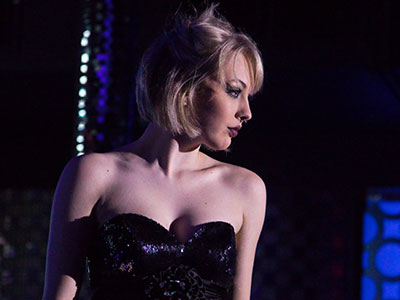 Fa-fa-fa-fa-fashion! DAVID BOWIE