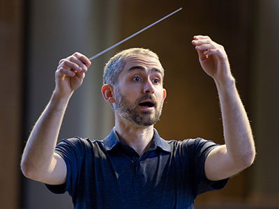 David Crean conducts the Bach Society of Dayton.