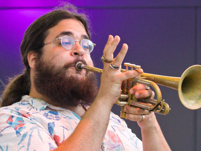 I like trumpet pictures.  And trumpet music is good too.