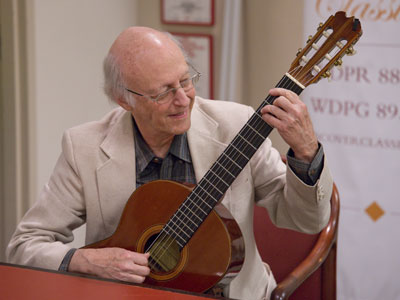The Guitar Man, Jim McCutcheon, kicked things off.