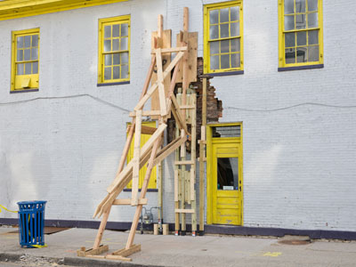 There has been some progress (see March 25, 2025), but the shop and my street are still closed.