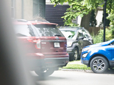 You`re a gig worker.  Fine, maybe you don`t have a choice.  But parking in the middle of an intersection to make a delivery was a choice.
