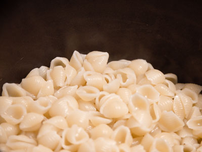 Macaroni`s ready:  bring on da cheese!